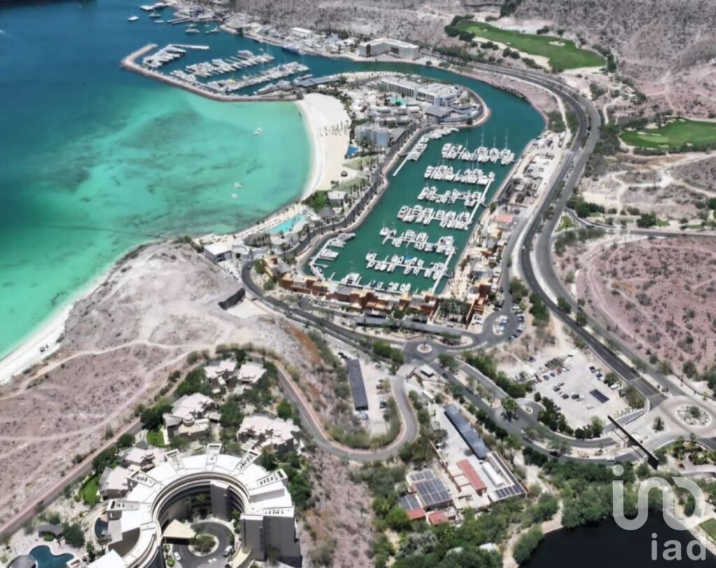 TERRENO CON VISTA AL MAR EN LA MEJOR ZONA RESIDENCIAL DE LA PAZ BAJA CALIFORNIA SUR