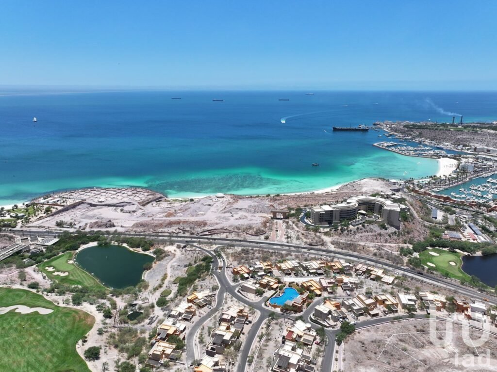 TERRENO CON VISTA AL MAR EN LA MEJOR ZONA RESIDENCIAL DE LA PAZ BAJA CALIFORNIA SUR