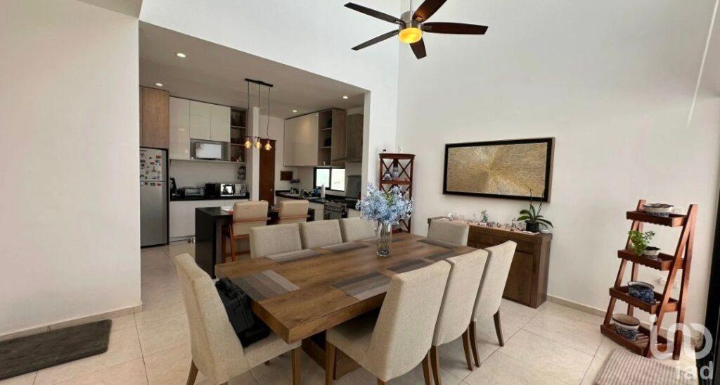 Casa en venta en Cholul, Mérida, Yucatán.