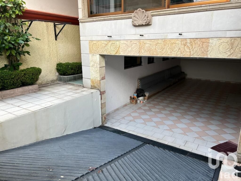 RESIDENCIA EN VENTA FRACCIONAMIENTO TORRES LINDAVISTA