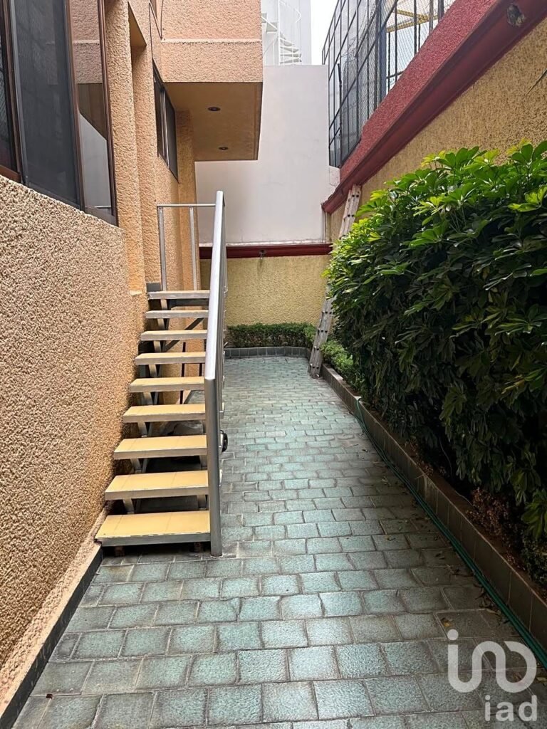 RESIDENCIA EN VENTA FRACCIONAMIENTO TORRES LINDAVISTA