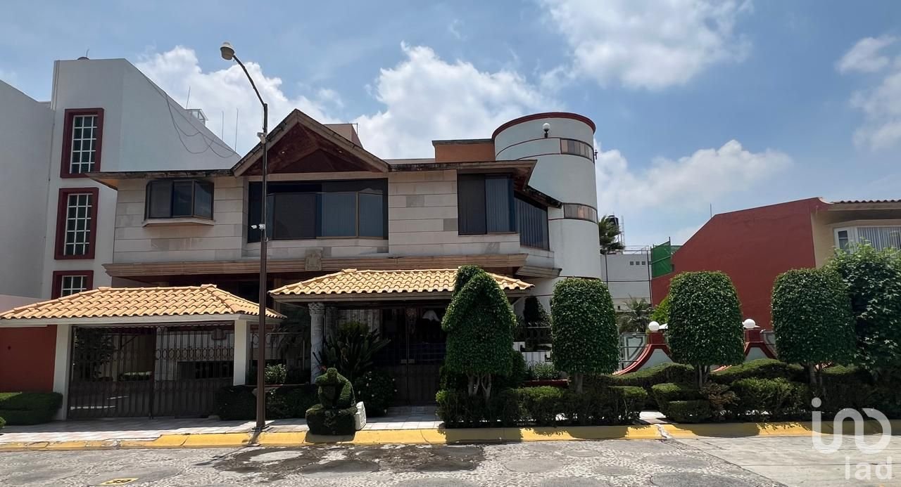 RESIDENCIA EN VENTA FRACCIONAMIENTO TORRES LINDAVISTA