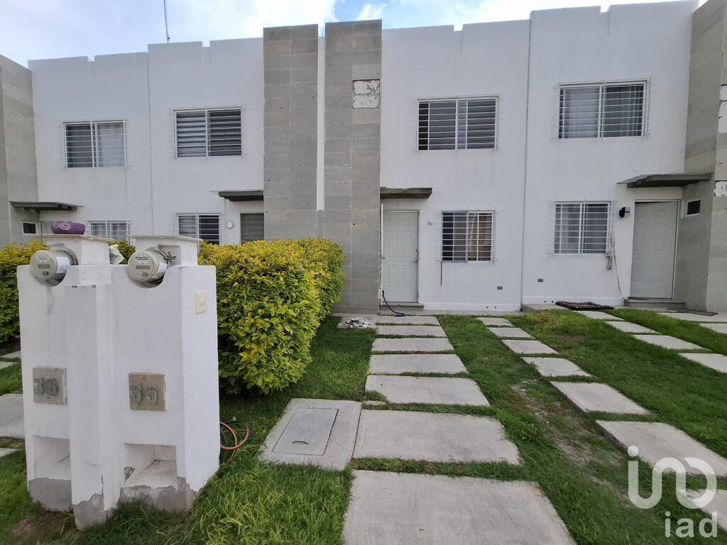 Casa en cerrada porfido condominio madagascar, Los encinos, El marques Queretaro