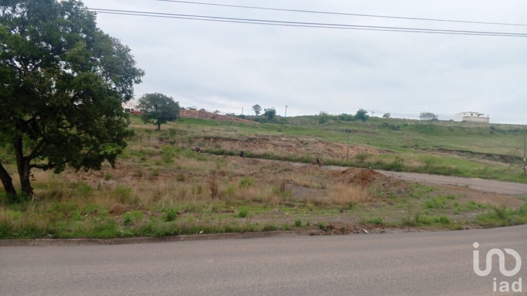 Se Vende Terreno En Prolongación de la 11 Sur, Sobre Carretera Por Jardines de Santa Clara