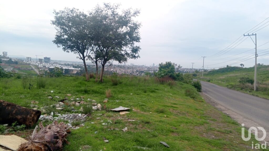 Se Vende Terreno En Prolongación de la 11 Sur, Sobre Carretera Por Jardines de Santa Clara