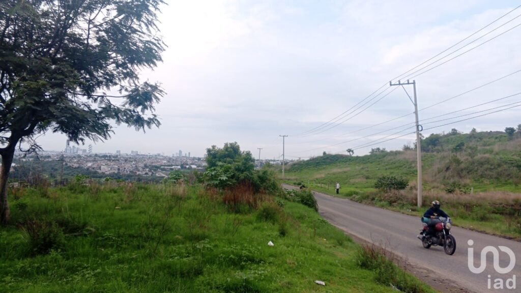 Se Vende Terreno En Prolongación de la 11 Sur, Sobre Carretera Por Jardines de Santa Clara