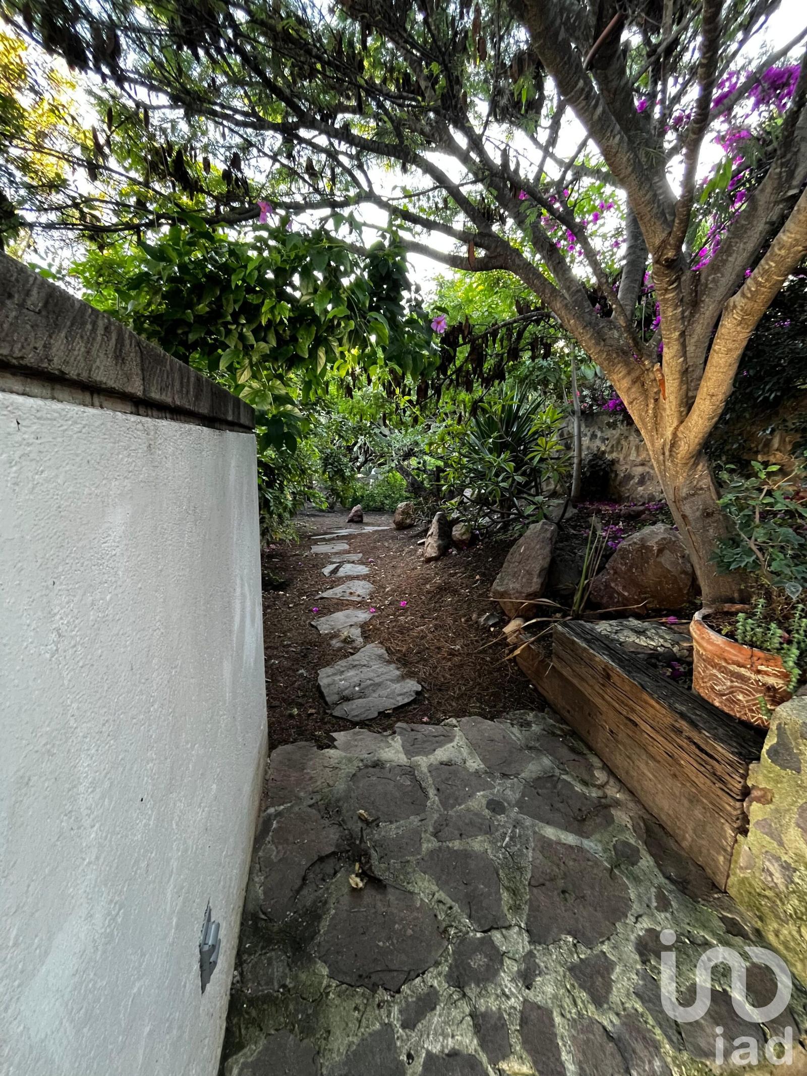 Increíble casa en venta en Vista Real con amplio jardín