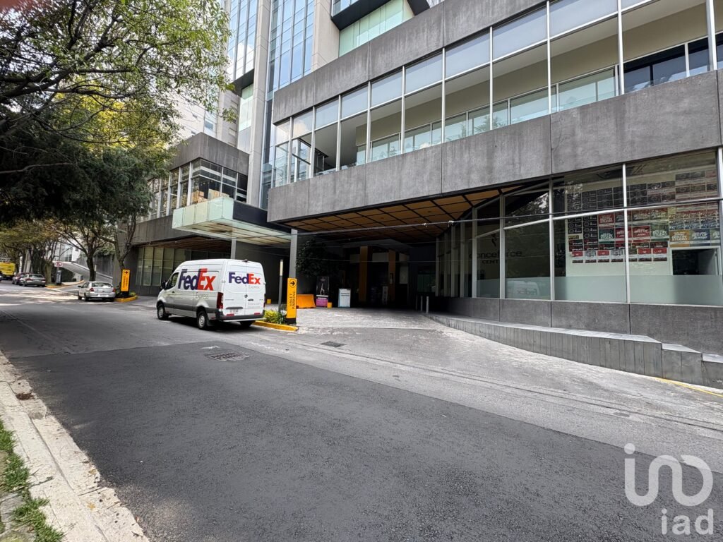 Se renta oficina en edificio Torre corporativo Infiniti Center, Santa Fe, Cuajimalpa