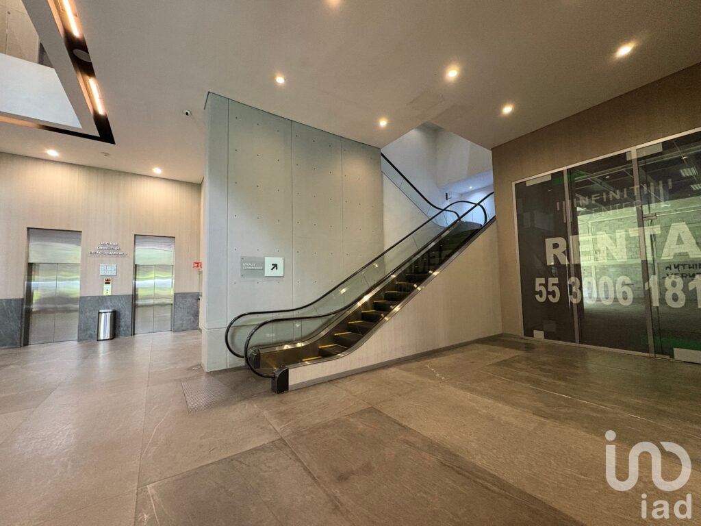 Se renta oficina en edificio Torre corporativo Infiniti Center, Santa Fe, Cuajimalpa