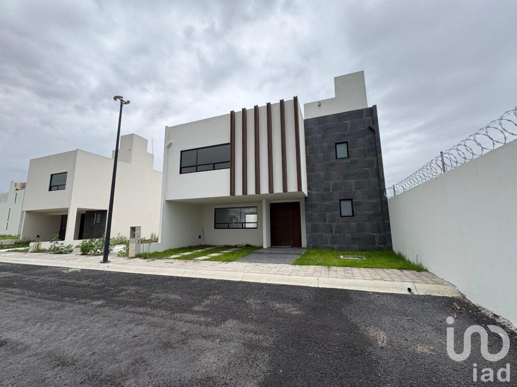 Se vende casa nueva moderna en Privada Residencial Explanada-Sur en Pachuca, Hidalgo