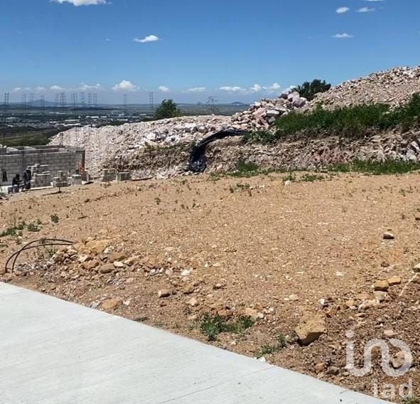 TERRENO EN VENTA EN FRACCIONAMIENTO HABITACIONAL,PACHUQUILLA,HGO.