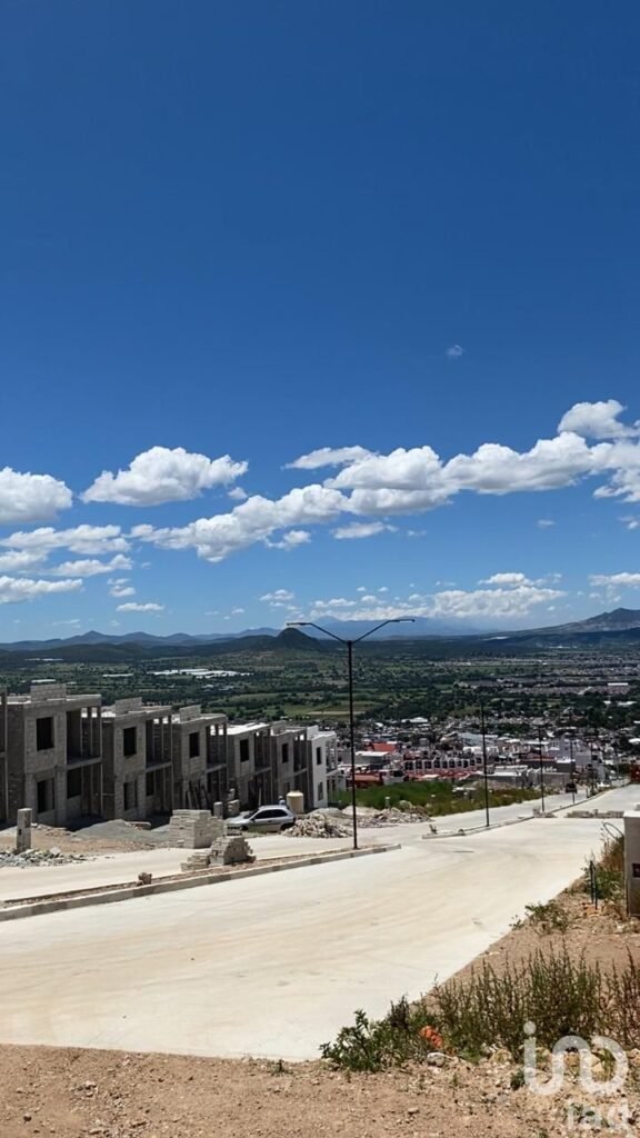 TERRENO EN VENTA EN FRACCIONAMIENTO HABITACIONAL,PACHUQUILLA,HGO.