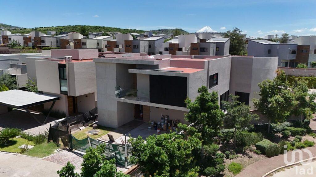 CASA EN ALTOZANO QRO