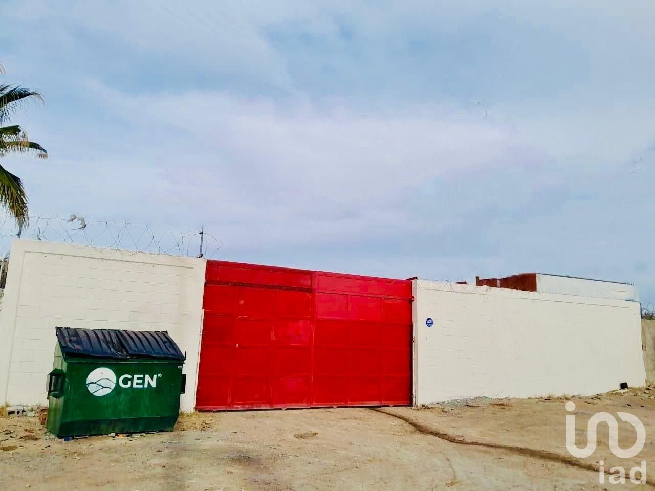 Bodega en renta Los Aztecas