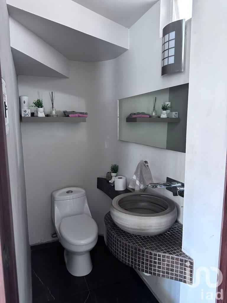 CASA EN BOSQUES DEL CENTINELA