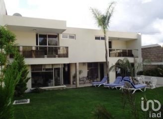 CASA EN VENTA EN RINCONES DE LA CALERA PUEBLA CASA EN VENTA EN RINCONES DE LA CALERA PUEBLA