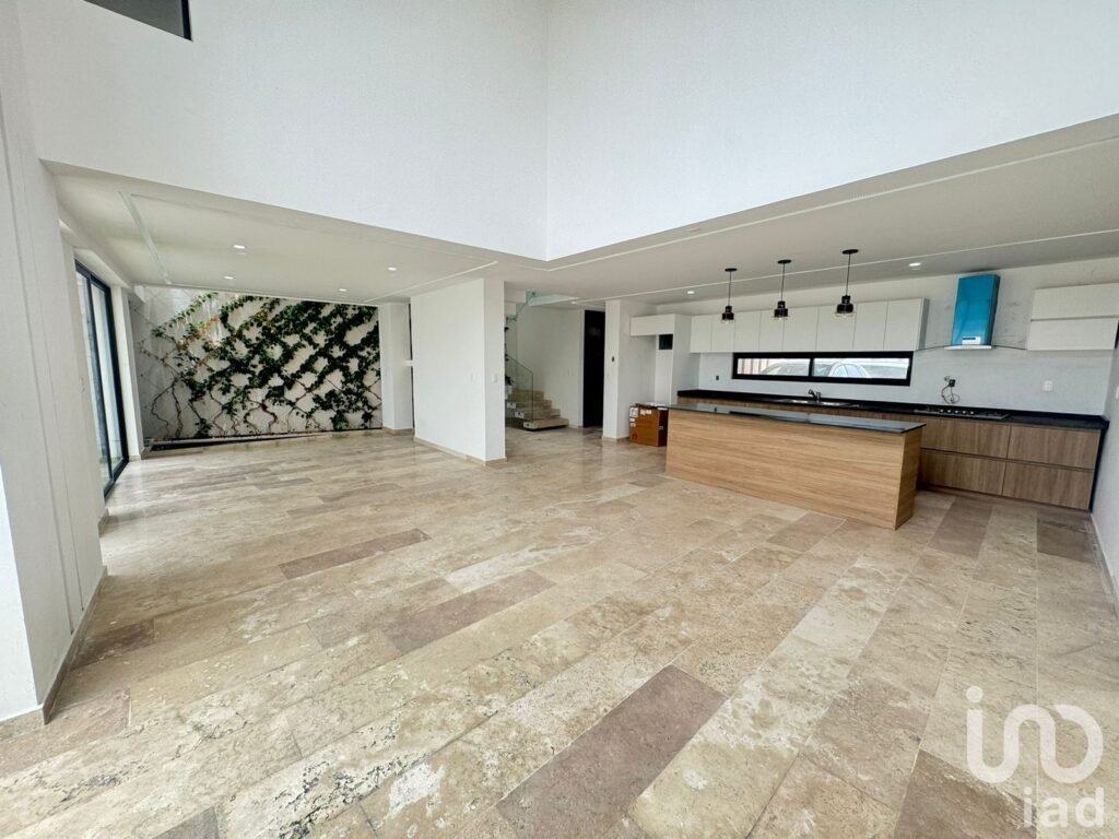 CASA  EN VENTA EN  RESIDENCIAL PUERTA DE HIERRO