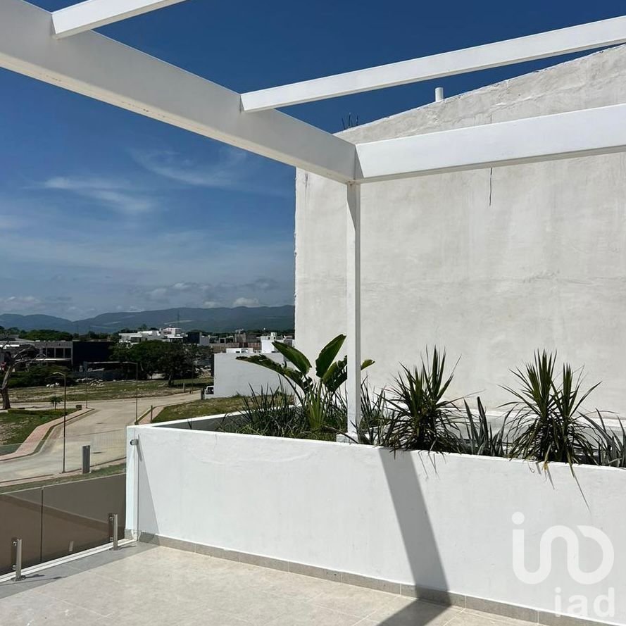 CASA  EN VENTA EN  RESIDENCIAL PUERTA DE HIERRO