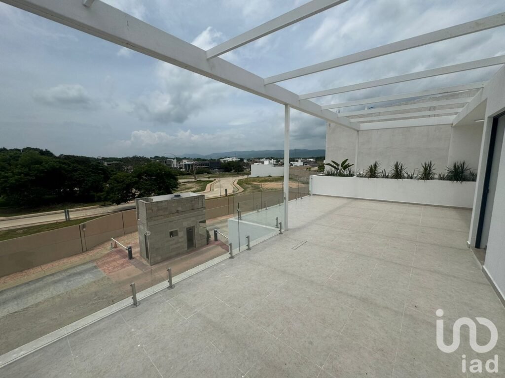 CASA  EN VENTA EN  RESIDENCIAL PUERTA DE HIERRO