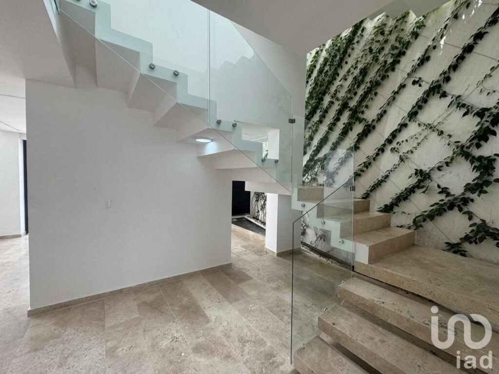 CASA  EN VENTA EN  RESIDENCIAL PUERTA DE HIERRO