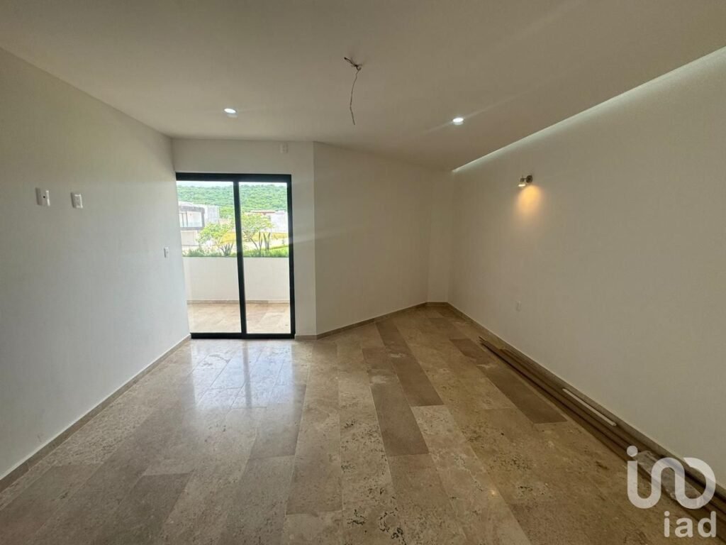 CASA  EN VENTA EN  RESIDENCIAL PUERTA DE HIERRO