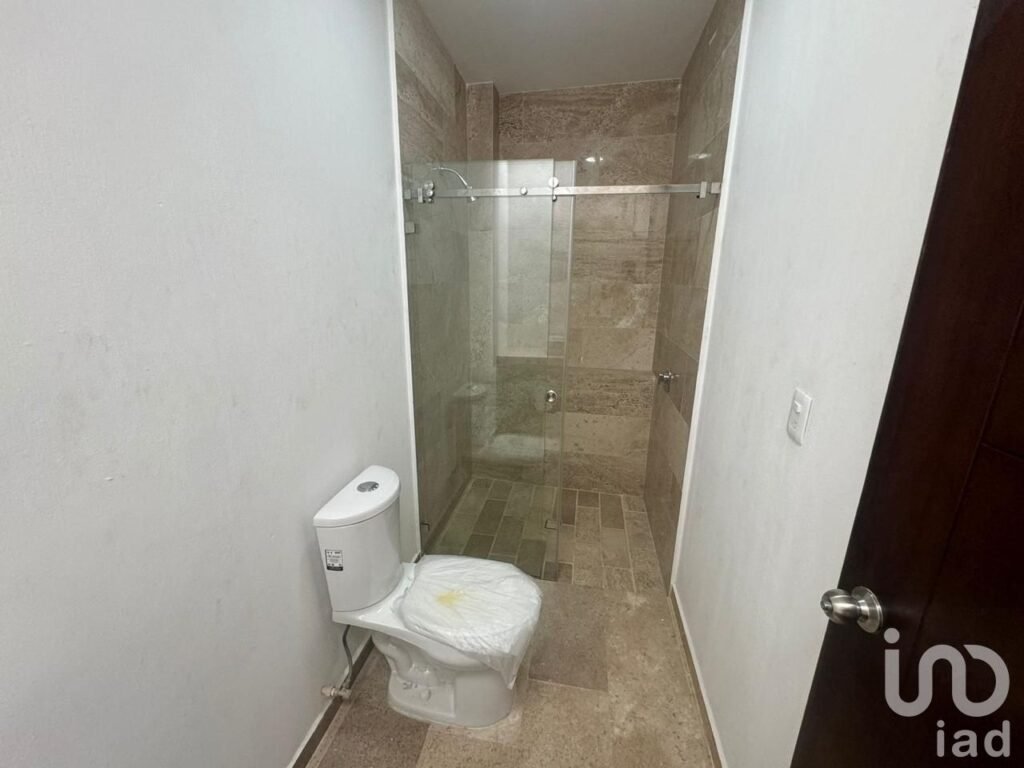 CASA  EN VENTA EN  RESIDENCIAL PUERTA DE HIERRO