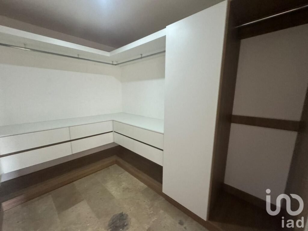CASA  EN VENTA EN  RESIDENCIAL PUERTA DE HIERRO