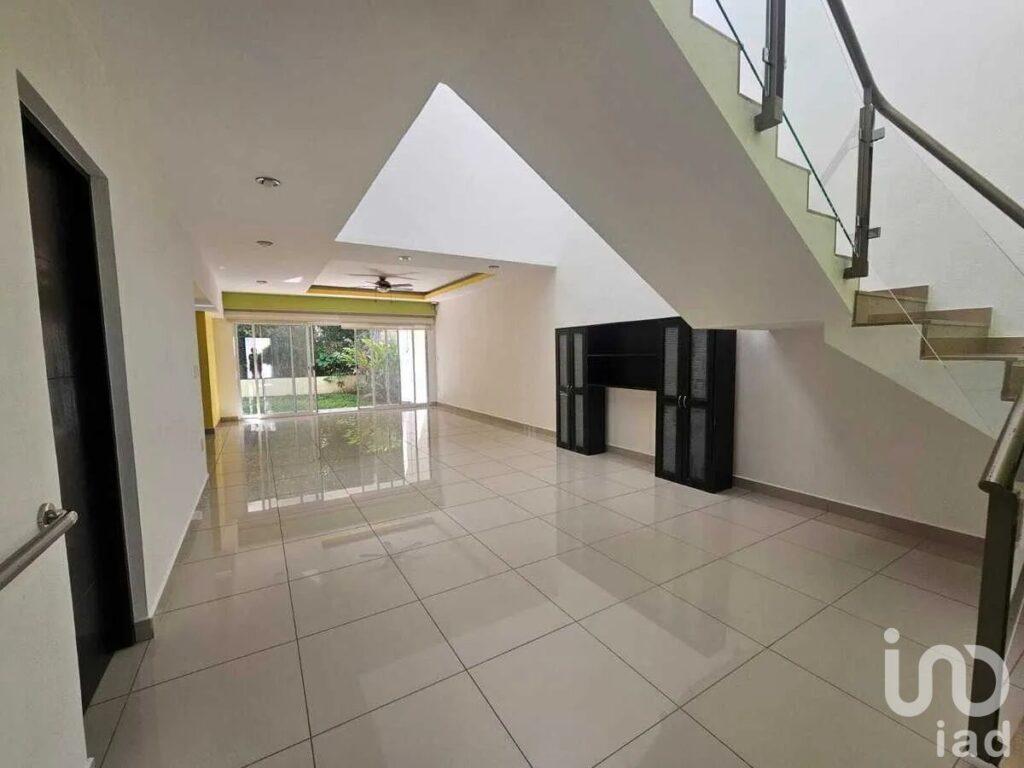 CASA EN VENTA EN RESIDENCIAL  SAN CARLOS CON AMPLIOS ESPACIOS