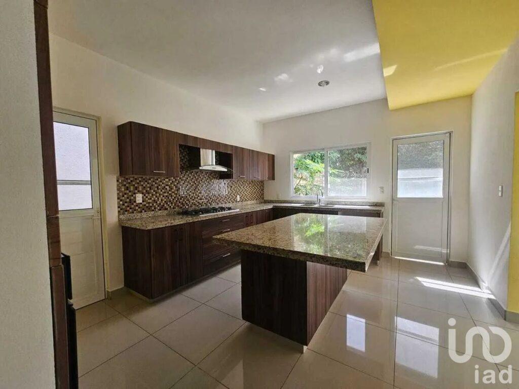 CASA EN VENTA EN RESIDENCIAL  SAN CARLOS CON AMPLIOS ESPACIOS