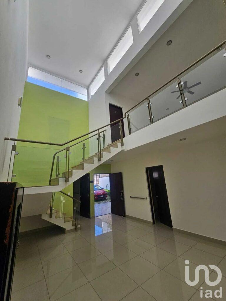 CASA EN VENTA EN RESIDENCIAL  SAN CARLOS CON AMPLIOS ESPACIOS