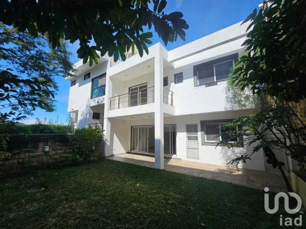 CASA EN VENTA EN RESIDENCIAL  SAN CARLOS CON AMPLIOS ESPACIOS