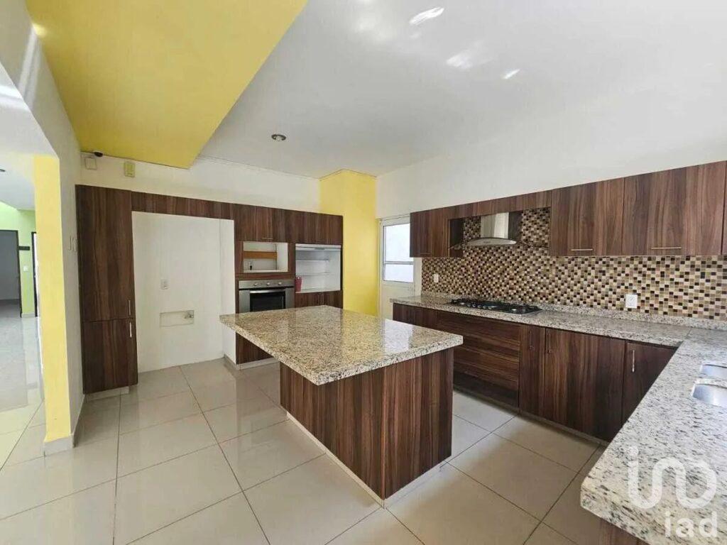 CASA EN VENTA EN RESIDENCIAL  SAN CARLOS CON AMPLIOS ESPACIOS