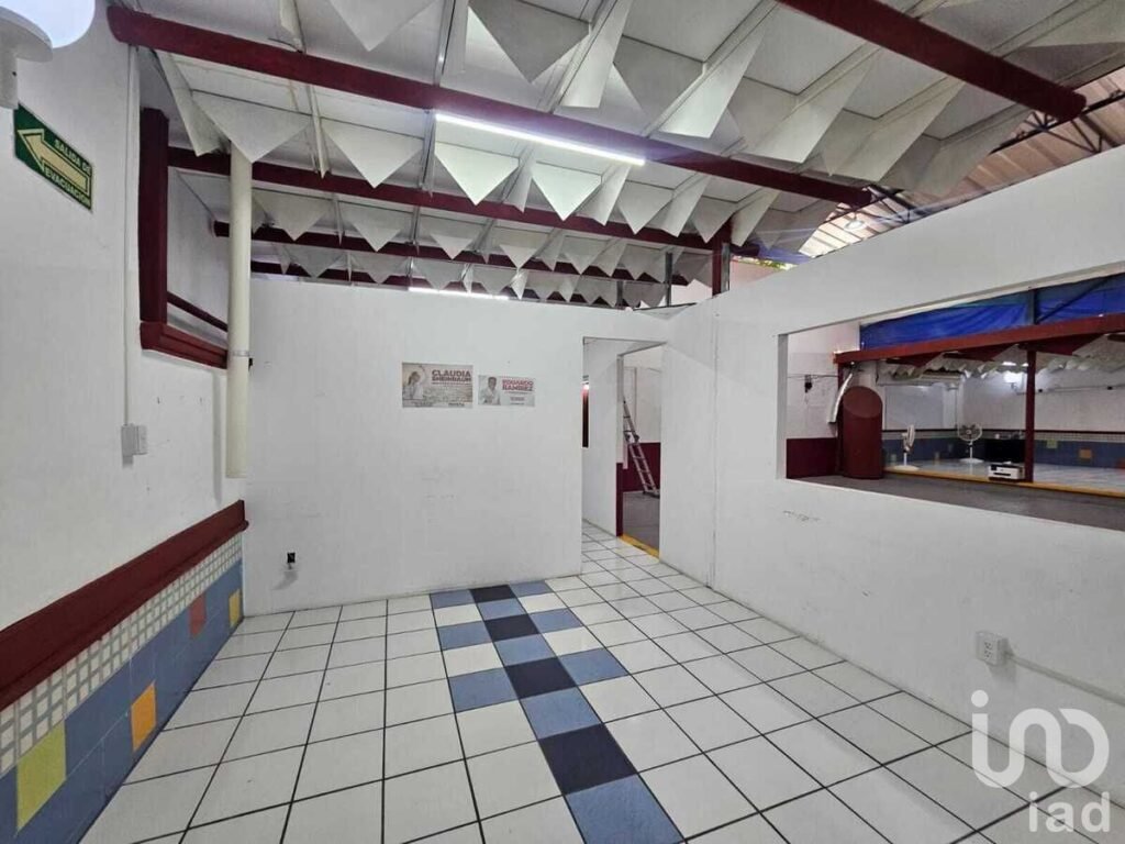 RENTA DE LOCAL  EN EL CENTRO DE TUXTLA GUTIERREZ, IDEAL PARA  ESCUELAS Y OFICINAS