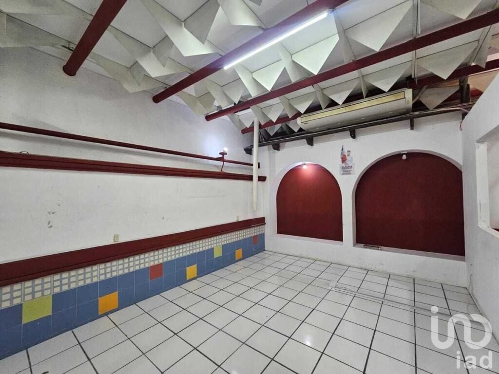 RENTA DE LOCAL  EN EL CENTRO DE TUXTLA GUTIERREZ, IDEAL PARA  ESCUELAS Y OFICINAS