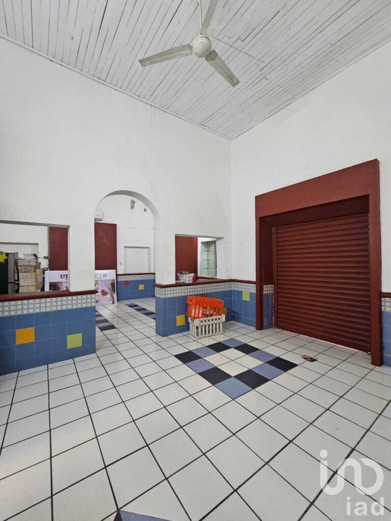 RENTA DE LOCAL  EN EL CENTRO DE TUXTLA GUTIERREZ, IDEAL PARA  ESCUELAS Y OFICINAS