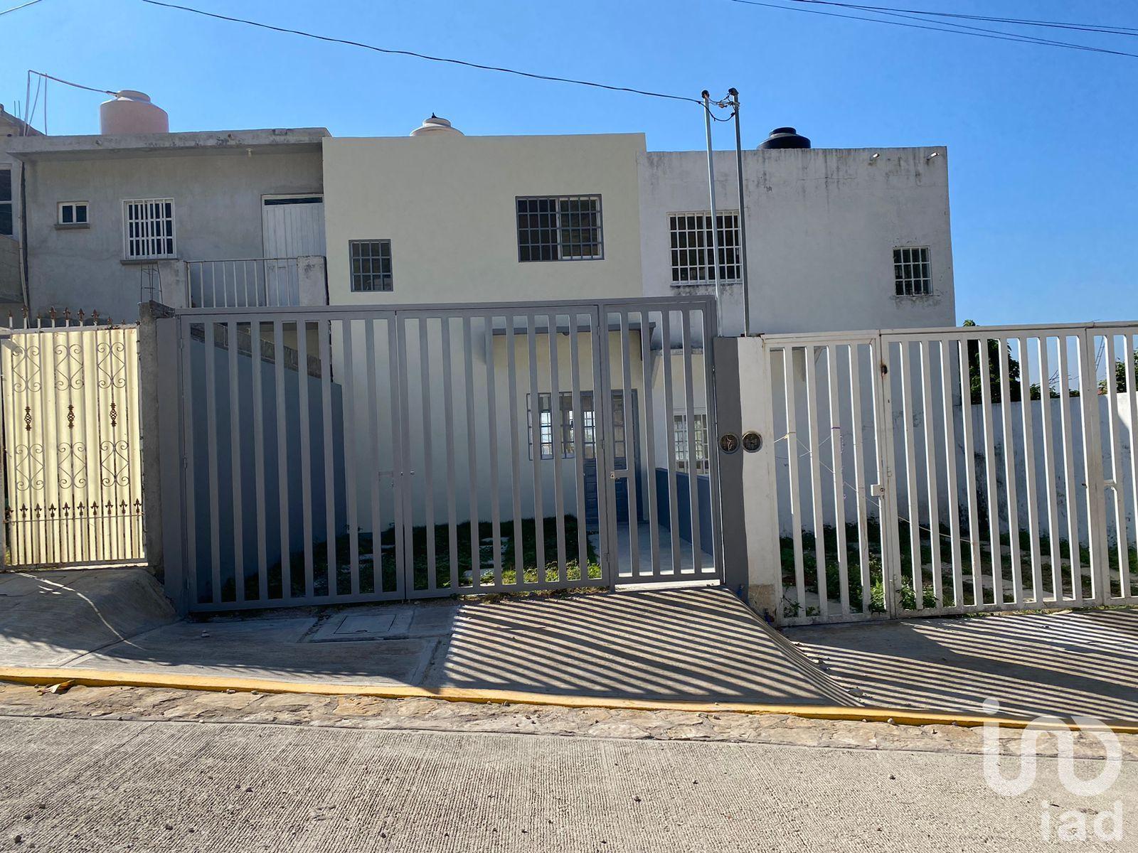 CASA EN VENTA EN COLONIA  LAS GRANJAS DE  TUXTLA GUTIERREZ , SE ACEPTAN CREDITOS