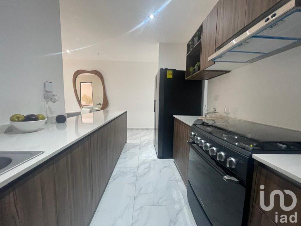 OPORTUNIDAD EN PLAYA DEL CARMEN – DEPARTAMENTO CON AMENIDADES COMPLETAS, COLONIA VILLAMAR II.