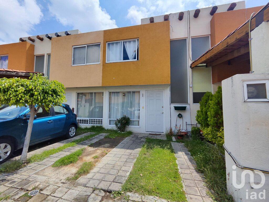 Casa con recámara en planta baja y jardín en Villa Floresta, San Andrés Cholula