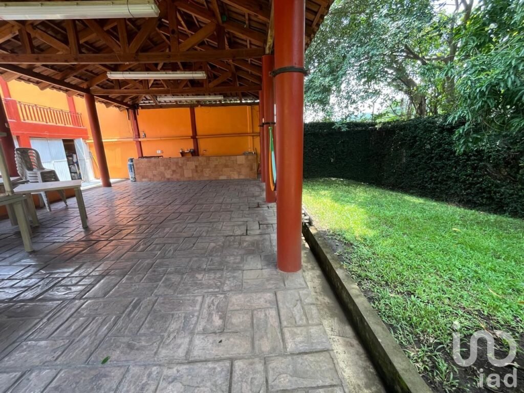 Terreno con alberca y palapas en venta en San Andrés Tuxtla, Ver.