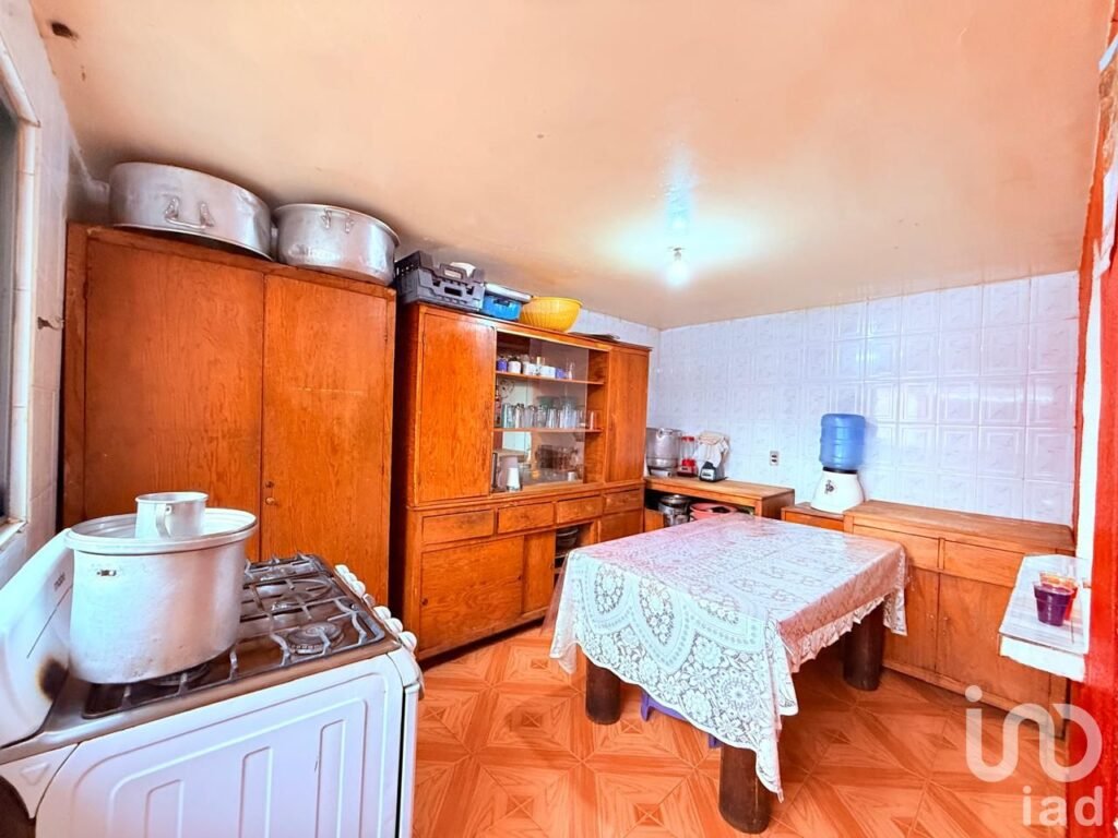 Venta de casa con local en Ecatepec