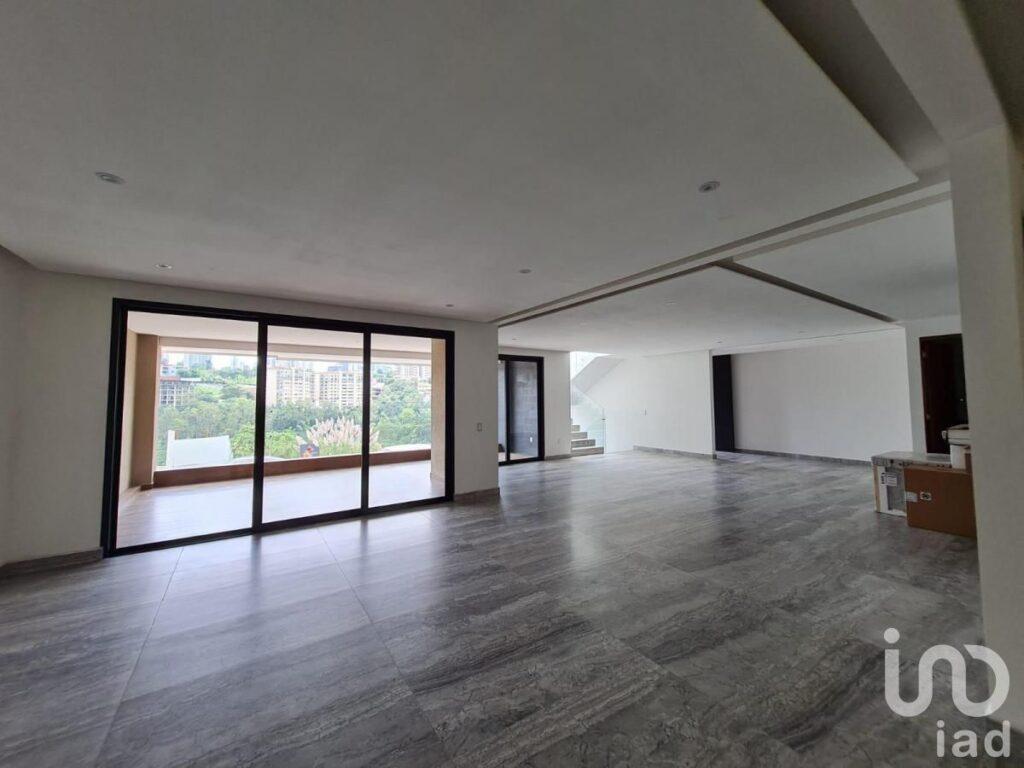 Casa Nueva en Conjunto Urbano Bosque Real, Huixquilucan, México