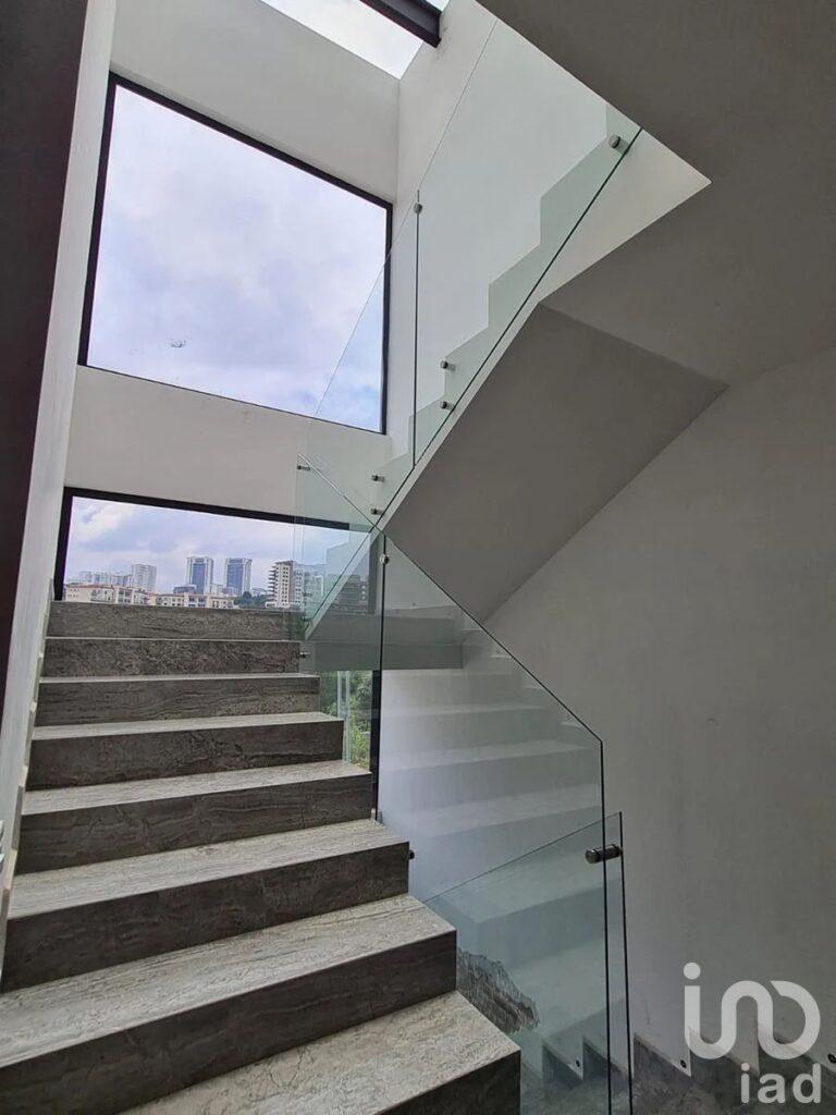 Casa Nueva en Conjunto Urbano Bosque Real, Huixquilucan, México