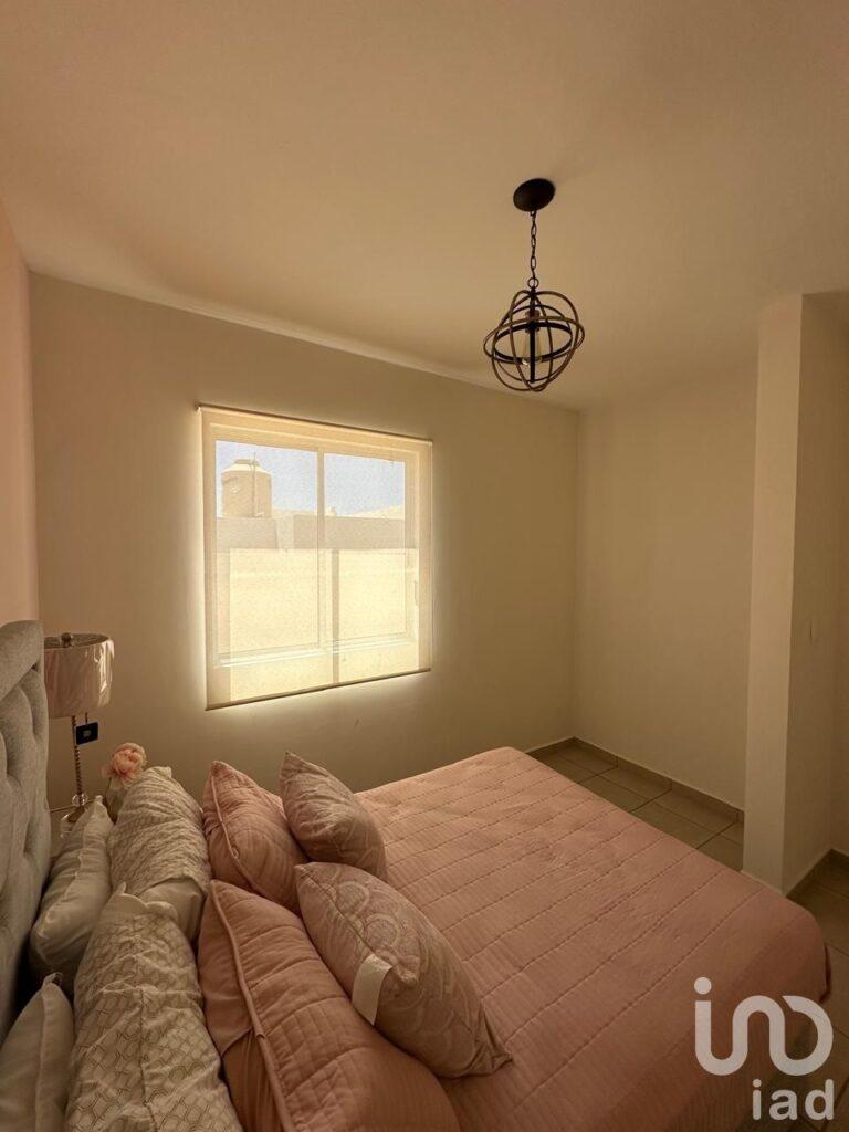 CASA EN VENTA EN LA PAZ BCS - ENTRADA A LA CIUDAD, CERCA DE BODEGA AURRERA Y CARRETERA A LOS CABOS