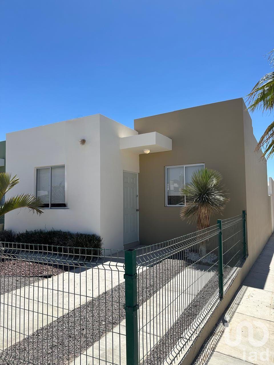 CASA EN VENTA EN LA PAZ BCS – ENTRADA A LA CIUDAD, CERCA DE BODEGA AURRERA Y CARRETERA A LOS CABOS
