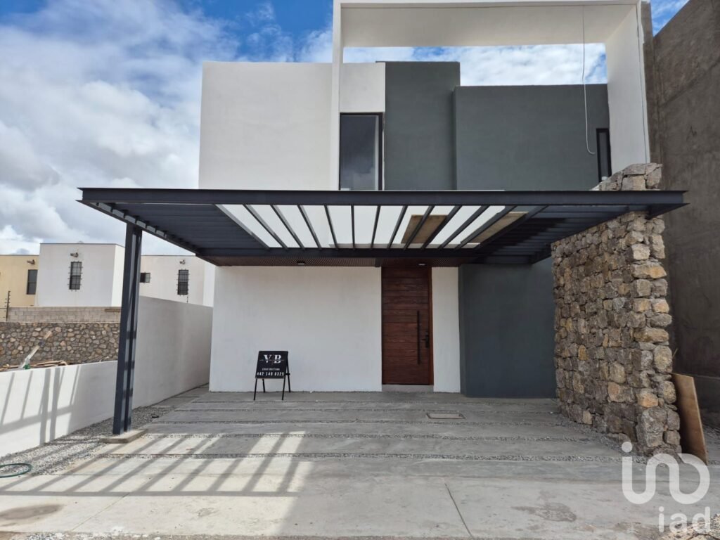 CASA EN VENTA EN EL FRACCIONAMIENTO RINCONES DE ANTIOQUIA