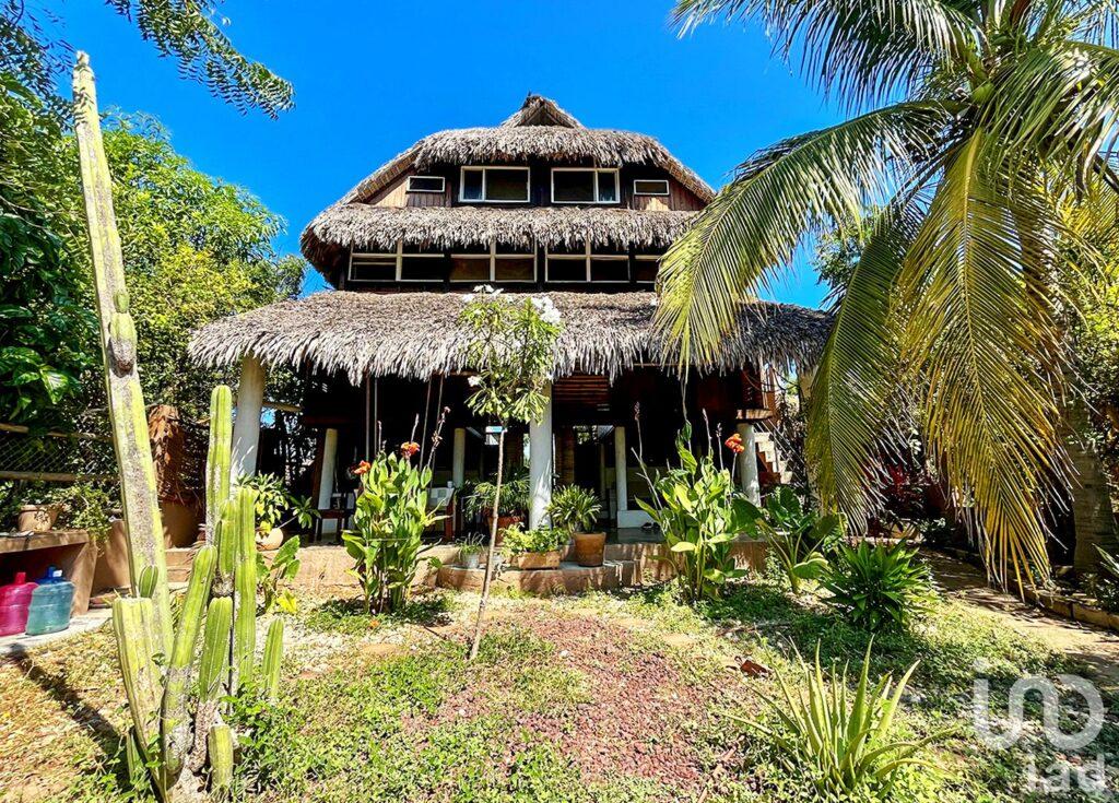 CASA CON 5 RECAMARAS Y VISTA AL MAR, PUERTO ESCONDIDO