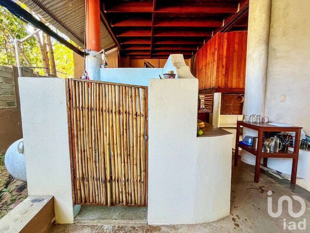 CASA CON 5 RECAMARAS Y VISTA AL MAR, PUERTO ESCONDIDO