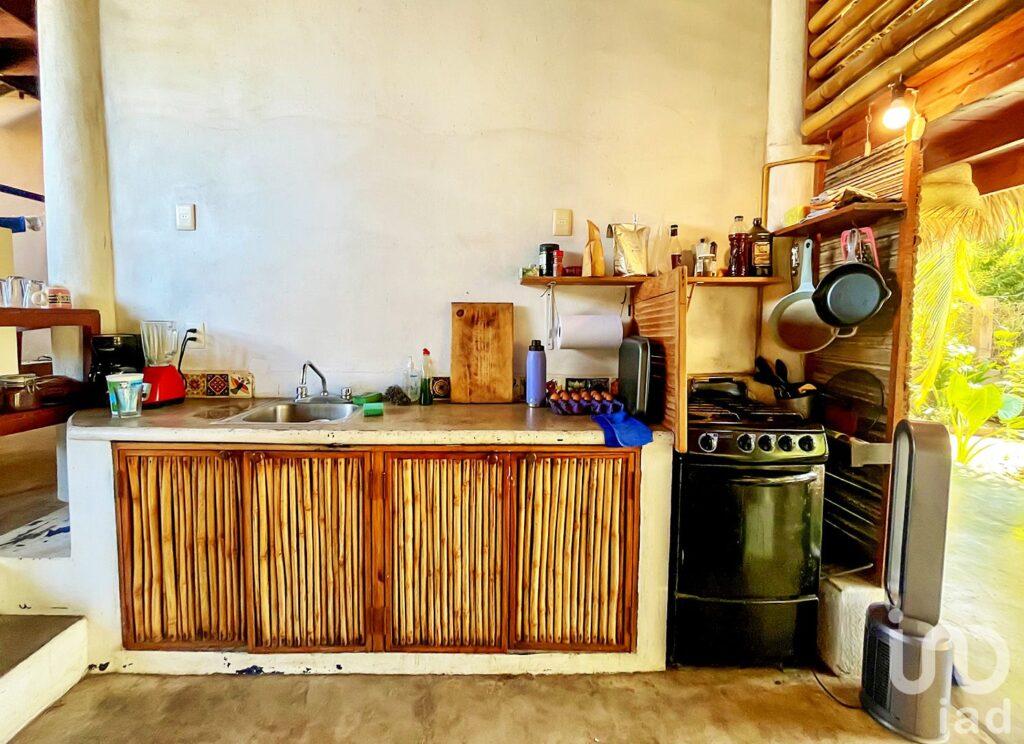 CASA CON 5 RECAMARAS Y VISTA AL MAR, PUERTO ESCONDIDO