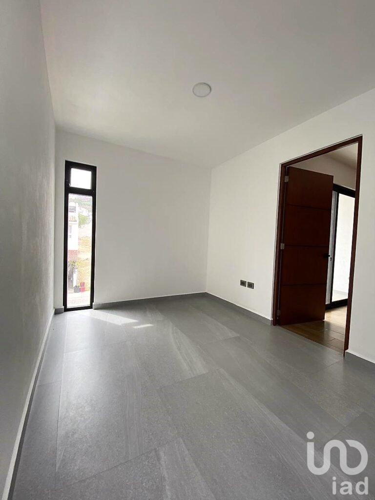 CASA EN VENTA PEDREGAL DE SCHOENSTATT, CORREGIDORA