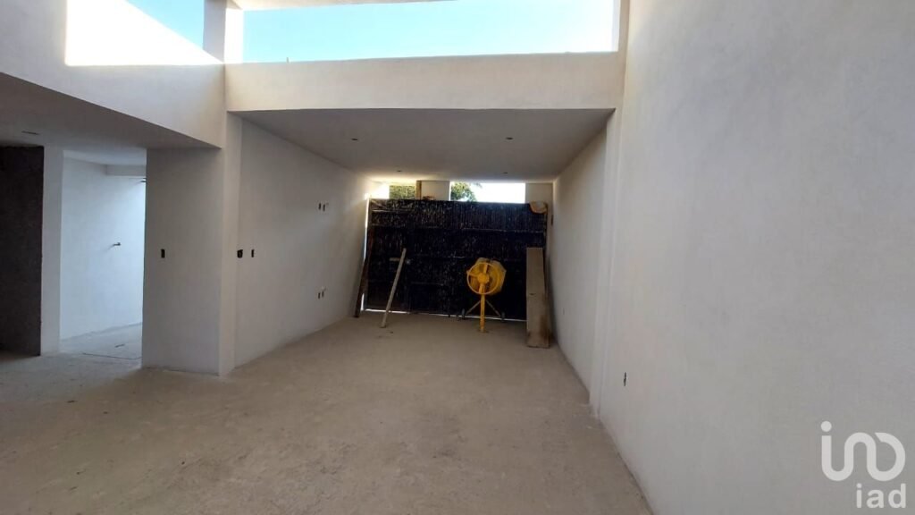 VENTA DE CASA ESN SAN JOSE OBRERO A DOS CALLES DEL AEROPUERTO URUAPAN MICH